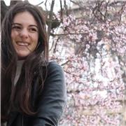 Salut, je m'appelle Anita Farrès, je suis étudiante en L2 Droit à Nanterre et je peux t'enseigner n'importe quelle matière de la primaire au collège. Concernant le lycée, je peux t'aider en philo, histoire-géo, français, SES, anglais/espagnol. 
N'hésite p